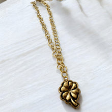 Trebol Oro Necklace